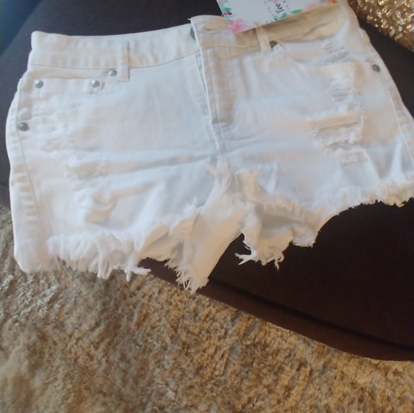 COPY - Almost Famous shorts NEW size 9 - Picture 2 of 2